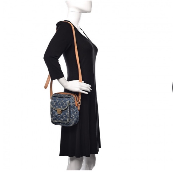 LOUIS VUITTON Denim Camera Bag - Picture 2 of 11